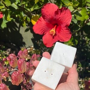 Hudson and Grace White Marble Salt 🧂 & Pepper 🌶️ cubed shaped stone shakers